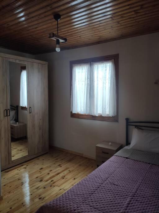 Апартаменты Politis' Wooden House Василики Экстерьер фото