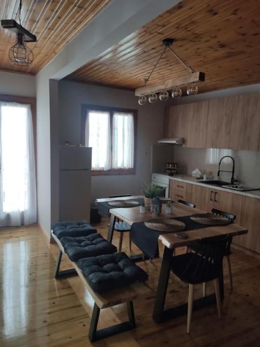 Апартаменты Politis' Wooden House Василики Экстерьер фото