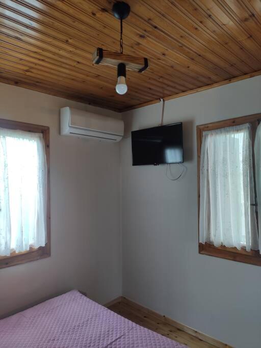Апартаменты Politis' Wooden House Василики Экстерьер фото