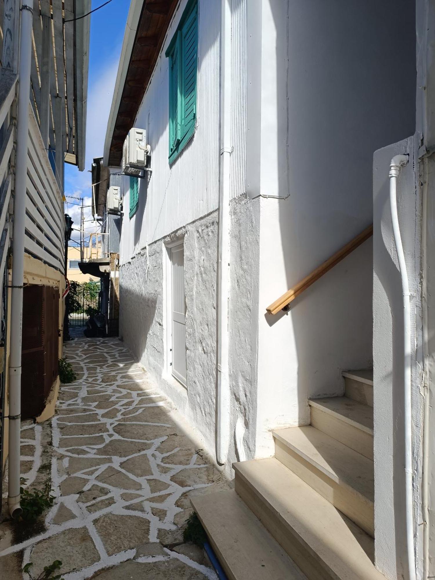 Апартаменты Politis' Wooden House Василики Экстерьер фото